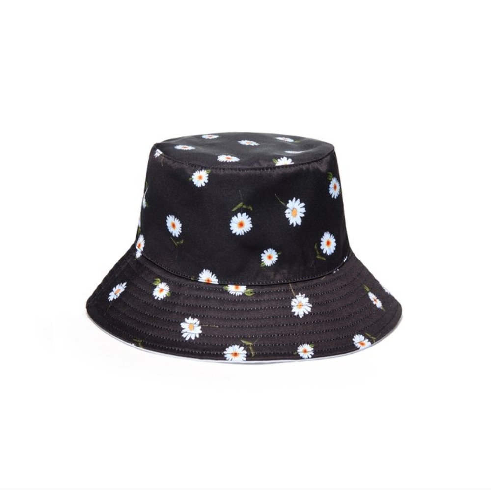 NWT ALICE + OLIVIA Reversible Bucket Hat